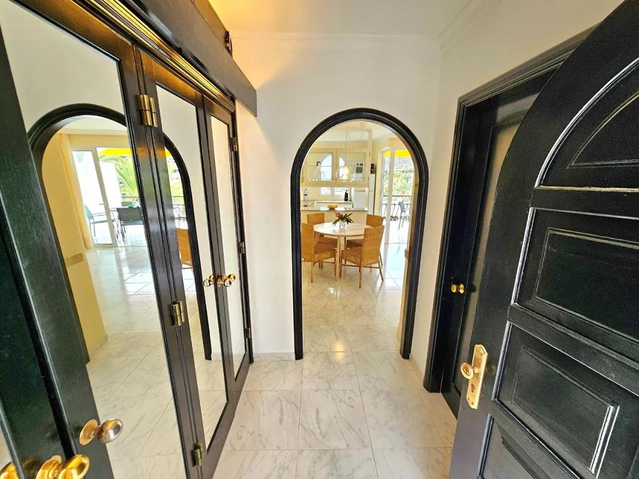 Suite Aquamarina - Seaside Apartment Mogan 0*,